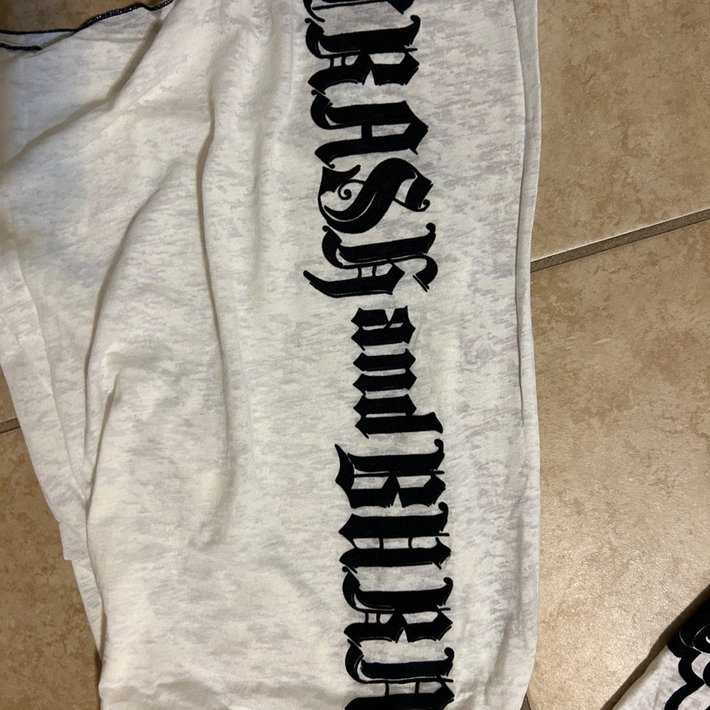 Crash and burn scarf with design brand new - Picture 4 of 6